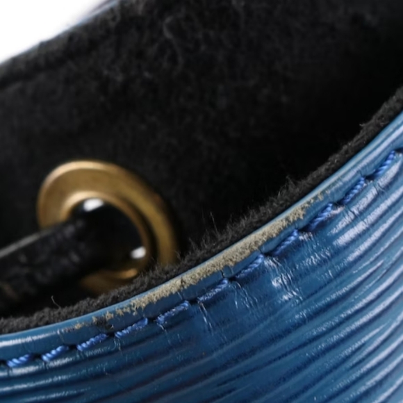 Louis Vuitton Noè Petit Bucket Bag in Toledo Blue and Black Epi Leather - Picture 7 of 8